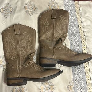 NWOT Rampage pointed toe cowboy boots